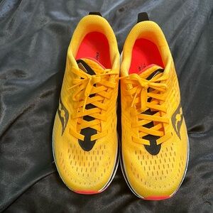 Saucony Endorphin Speed 2